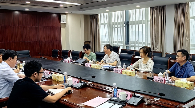 �Ϻ����и����о���(hu��)����(hu��)�L(zh��ng)��Ɍ�һ�и��}����